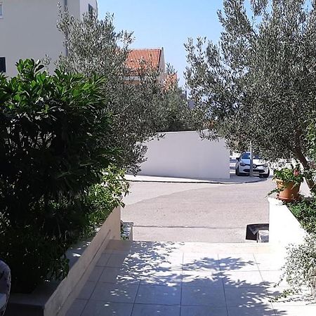 Long Apartment Makarska Esterno foto