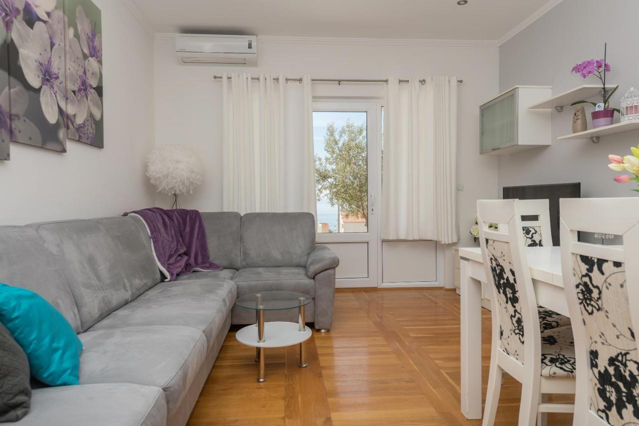 Long Apartment Makarska Esterno foto