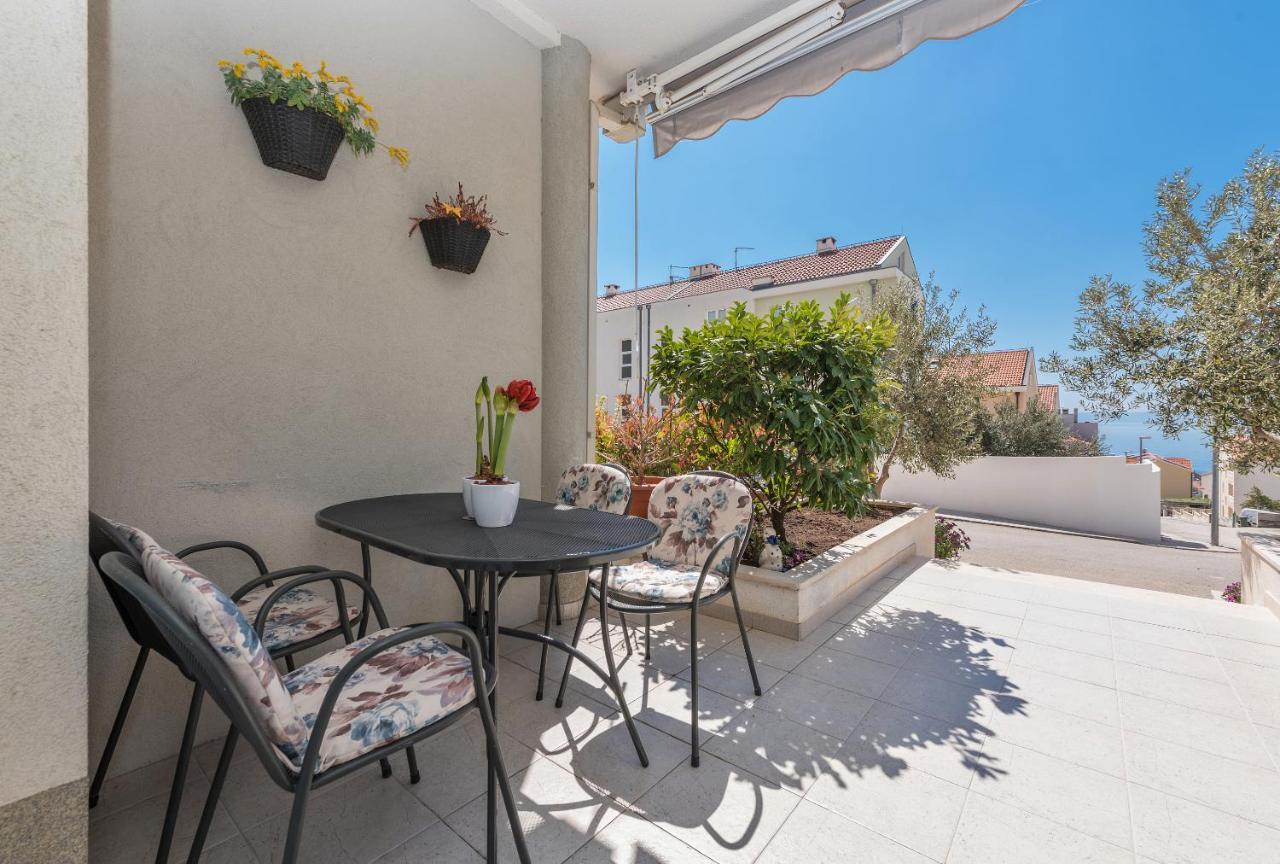 Long Apartment Makarska Esterno foto
