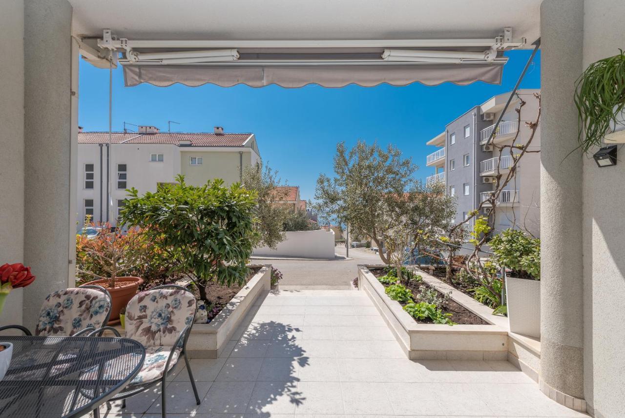 Long Apartment Makarska Esterno foto