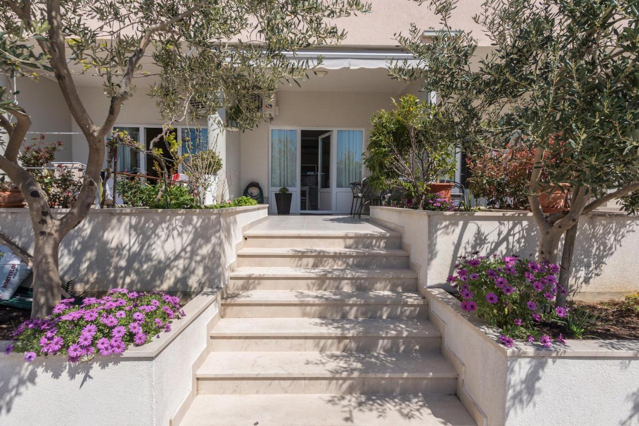 Long Apartment Makarska Esterno foto