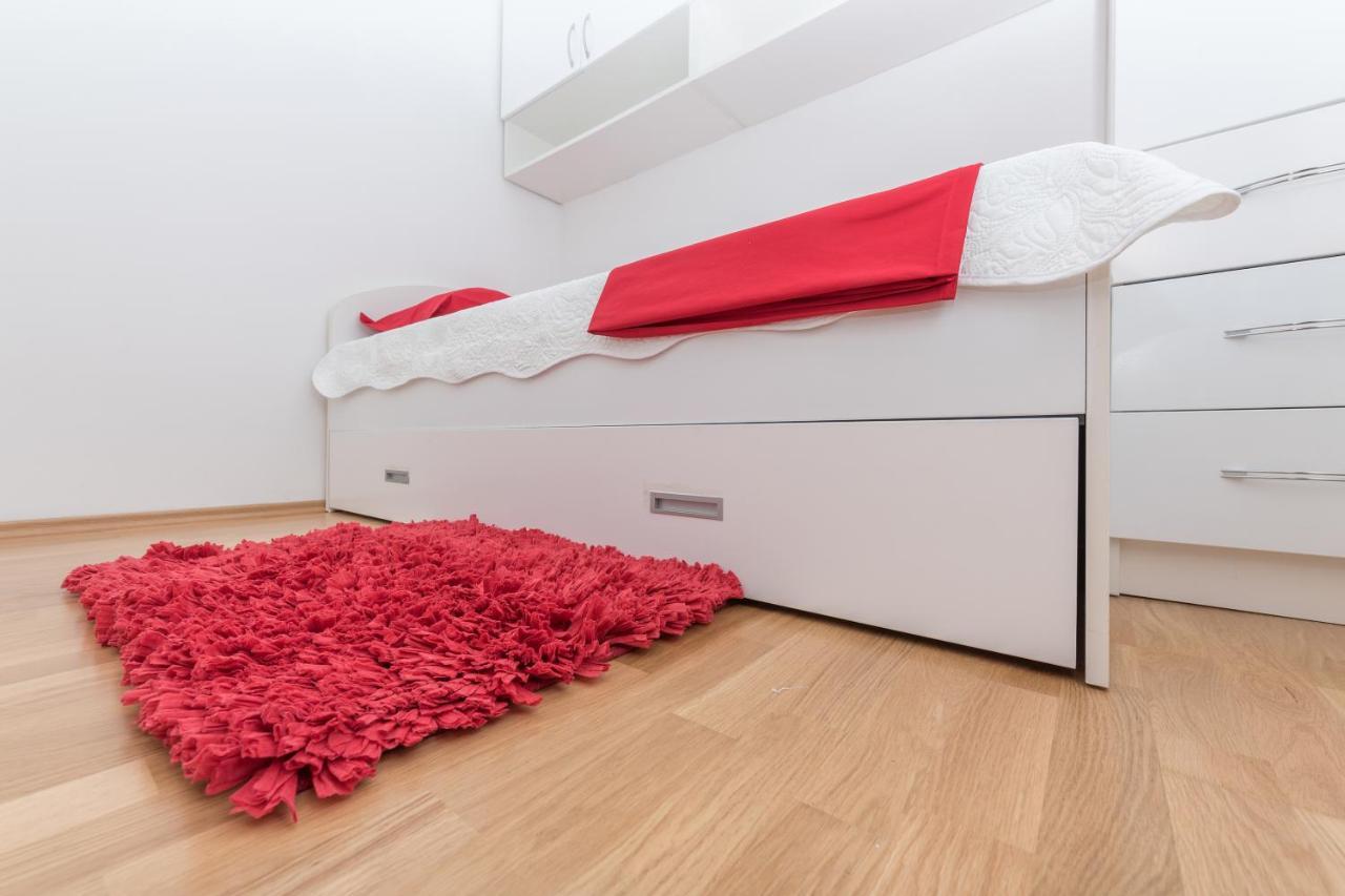 Long Apartment Makarska Esterno foto