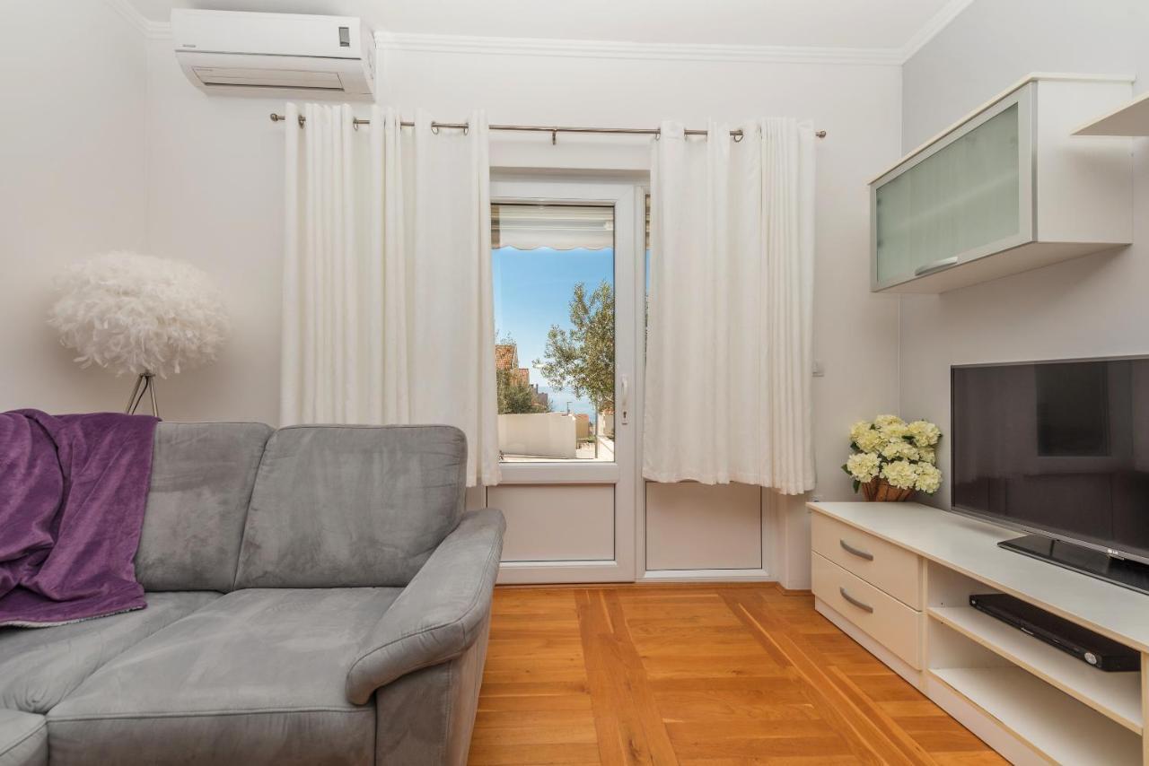 Long Apartment Makarska Esterno foto