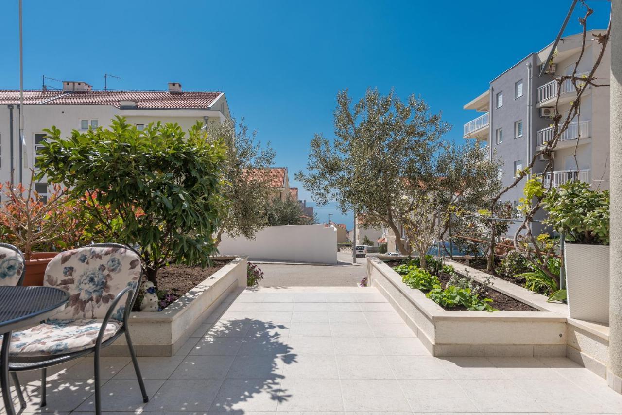 Long Apartment Makarska Esterno foto